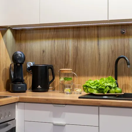 Forest House By Cozyplace Apartamento