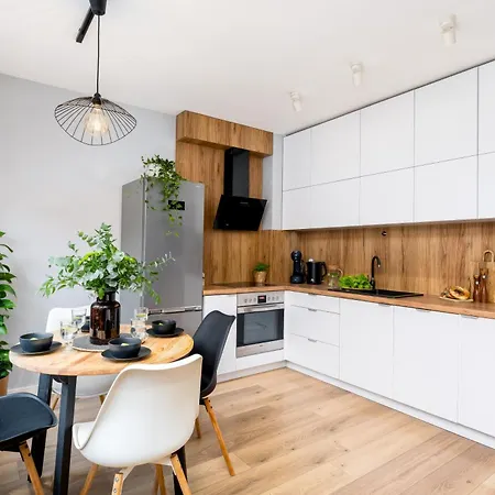 Forest House By Cozyplace *